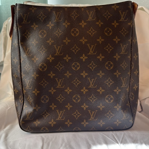 Louis Vuitton Looping GM Bag - Picture 2 of 6